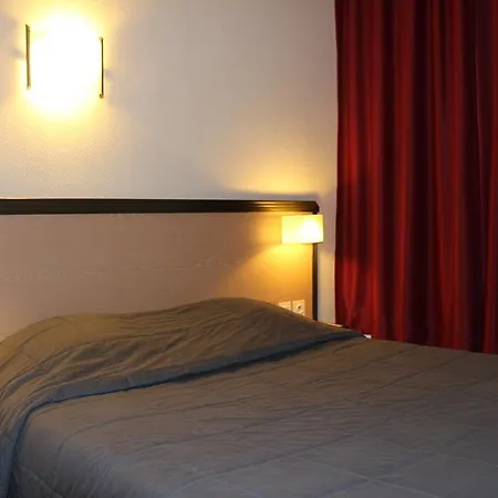 Hotel De La Meuse 2*