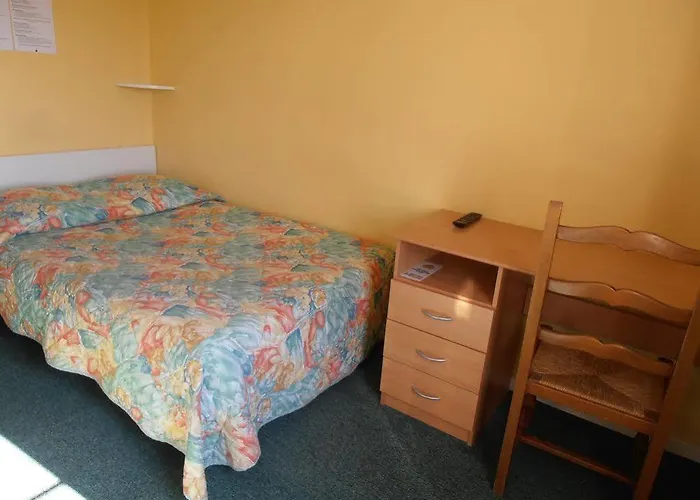 De La Meuse 2* Charleville-Mezieres