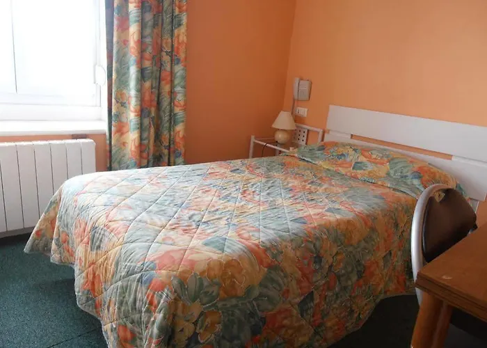 De La Meuse 2* Charleville-Mezieres