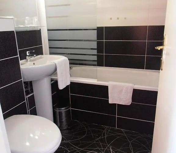 De La Meuse 2* Charleville-Mezieres